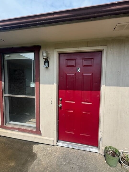 1200 S Greenwich Ave in Russellville, AR - Building Photo