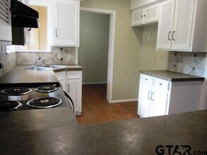 328 Brookwood Dr in Tyler, TX - Building Photo - Building Photo