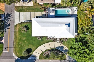 1673 Bel Air Ave in Pompano Beach, FL - Foto de edificio - Building Photo