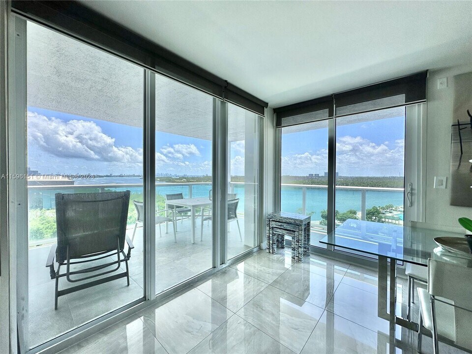 100 Bayview Dr, Unit # 1127 in Sunny Isles Beach, FL - Building Photo