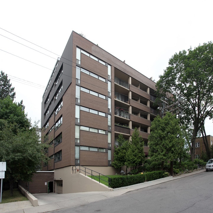 60 Montclair Ave in Toronto, ON - Building Photo