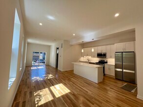 822 N Winchester Ave in Chicago, IL - Building Photo - Building Photo