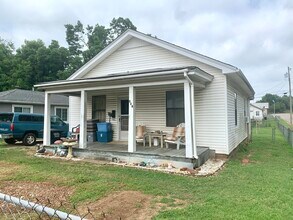 328 N Cleveland Ave in Shawnee, OK - Building Photo - Building Photo