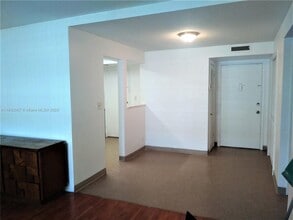 16801 NE 14th Ave in Miami, FL - Building Photo - Building Photo