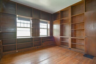 923 Beacon St, Unit #3 in Boston, MA - Building Photo - Building Photo