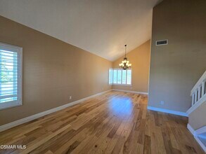 208 Calle Tamega in Camarillo, CA - Building Photo - Building Photo