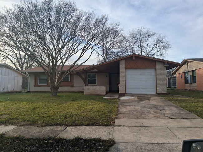 property at 3611 Palm Dr