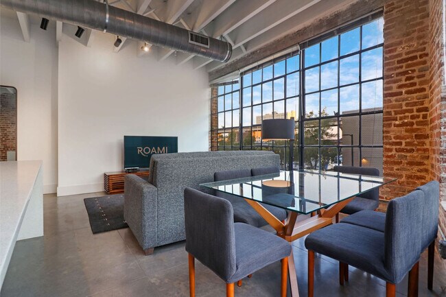 822 Howard Ave in New Orleans, LA - Foto de edificio - Building Photo