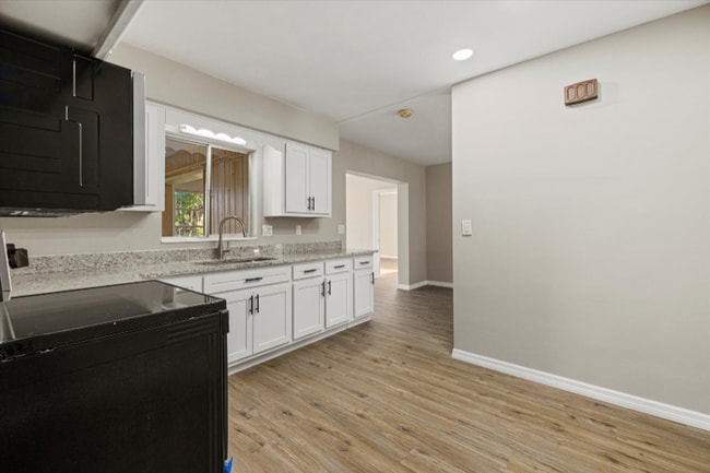 106 Aurora St E in Venice, FL - Building Photo - Building Photo