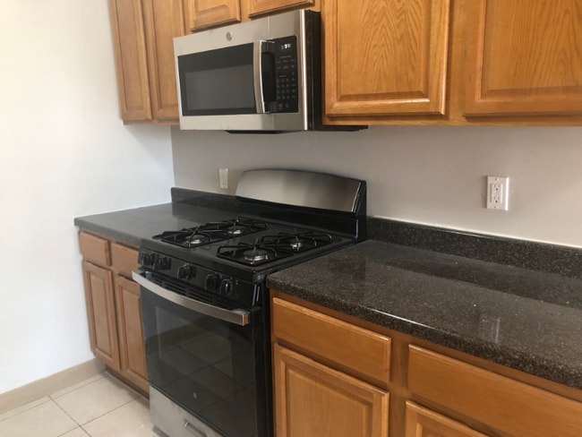 147 Main St, Unit 4D