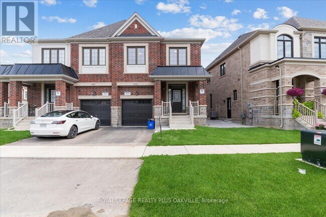 442 Bergamot Ave in Milton, ON - Building Photo - Building Photo