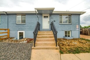 6045 W Byers Pl in Lakewood, CO - Building Photo