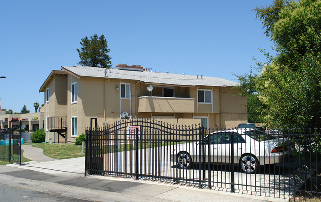 5401 Olympic Way in Sacramento, CA - Building Photo - Building Photo