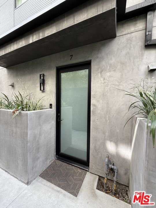 1144 N Detroit St in West Hollywood, CA - Building Photo - Building Photo