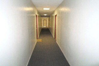 7010 Lanewood Ave-Unit -305 in Los Angeles, CA - Building Photo - Building Photo