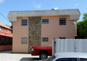 537 SW 3rd St in Miami, FL - Building Photo