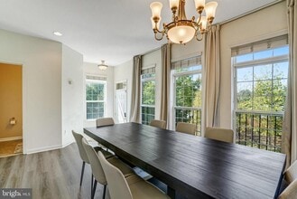 8535 Wyngate Manor Ct in Alexandria, VA - Building Photo - Building Photo