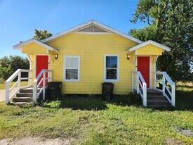 2706 Berry St in Houston, TX - Building Photo