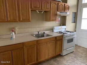 1824 3rd Ave in Watervliet, NY - Building Photo - Building Photo