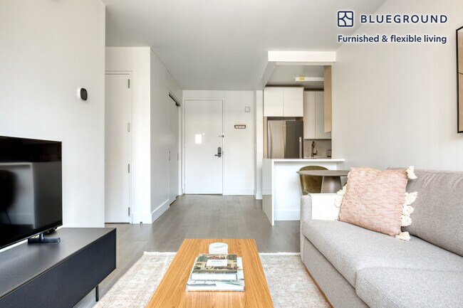 101 West End Ave in New York, NY - Building Photo - Building Photo
