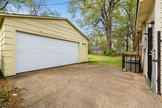4905 Lochinvar Rd in Memphis, TN - Building Photo - Building Photo