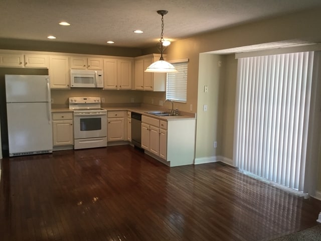 3465 Winter Holly Dr in Amelia, OH - Foto de edificio - Building Photo