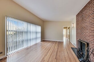 8109 Karlov Ave in Skokie, IL - Building Photo - Building Photo