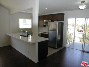 1326 Ridgeley Dr in Los Angeles, CA - Building Photo - Building Photo