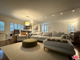 2318 Fox Hills Dr in Los Angeles, CA - Building Photo