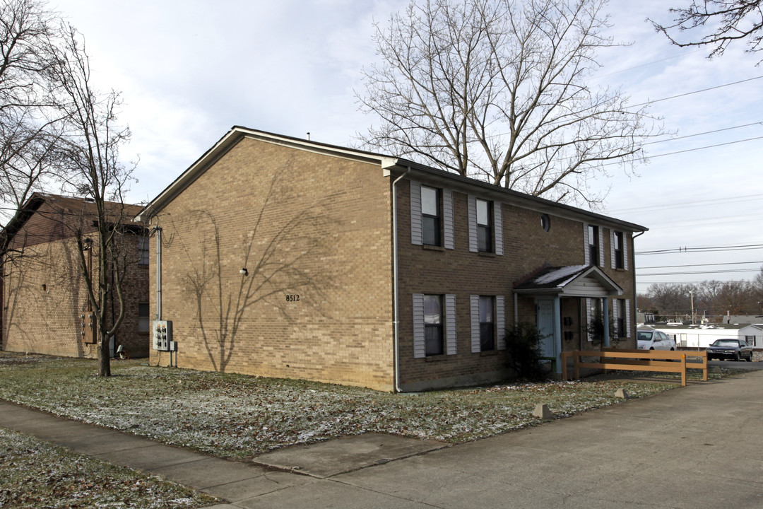 8512 Standing Oak Dr in Louisville, KY - Building Photo