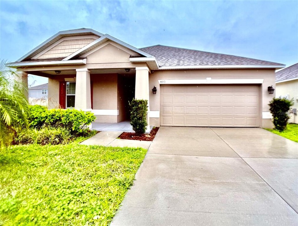 405 Sardinia Cir in Davenport, FL - Building Photo