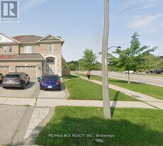 1998 Calvington Dr in Pickering, ON - Building Photo