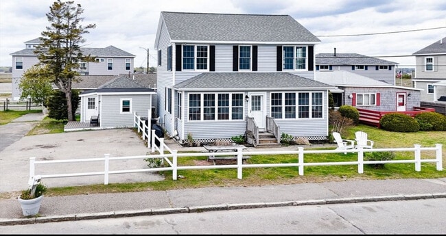 property at 561 North End Blvd