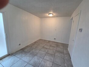 401 SE 12th St in Norman, OK - Building Photo - Building Photo