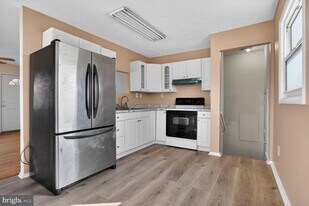 1597 Katherine Ct in Woodbridge, VA - Building Photo