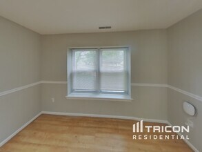 1568 Hummingbird Ct in Yardley, PA - Building Photo - Building Photo