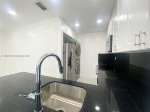 2550 W 67th Pl in Hialeah, FL - Building Photo - Building Photo