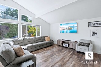 449 S Wexford Cir in Medford, OR - Building Photo - Building Photo