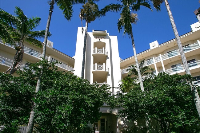 property at 3600 Oaks Clubhouse Dr