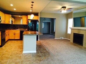 208 Chestnut Ave, Unit A in Winona Lake, IN - Building Photo - Building Photo