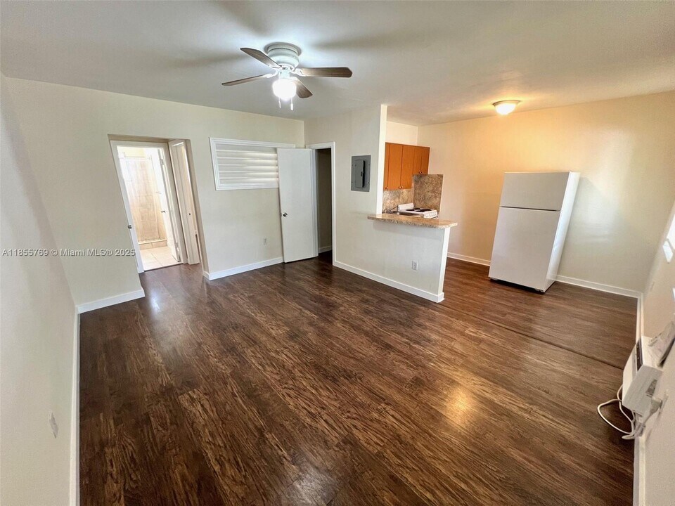 692 NE 85th St in Miami, FL - Building Photo