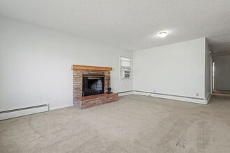 2215 N Wahsatch Ave in Colorado Springs, CO - Foto de edificio - Building Photo