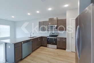 6103 Stonewater Ct in Huntsville, AL - Foto de edificio - Building Photo