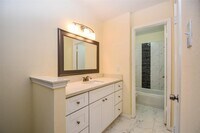 2110 Whiteback Dr photo'