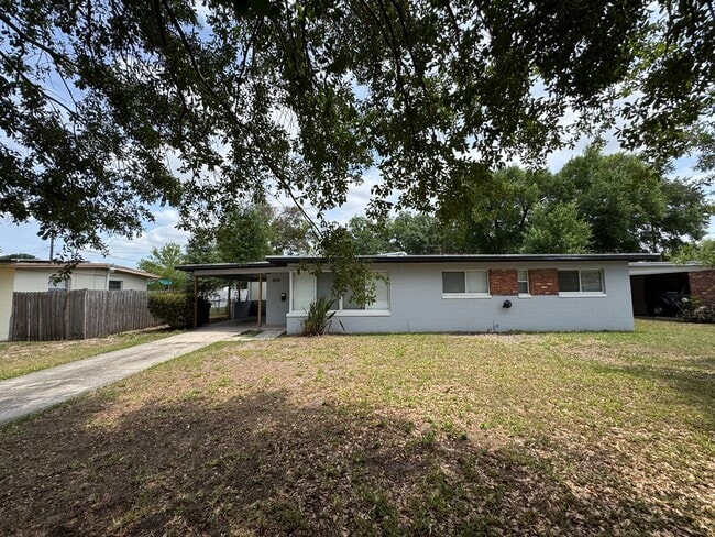 property at 619 Santa Fe Ln