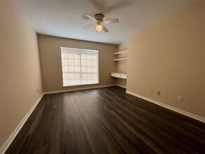 2626 Holly Hall St in Houston, TX - Building Photo - Building Photo