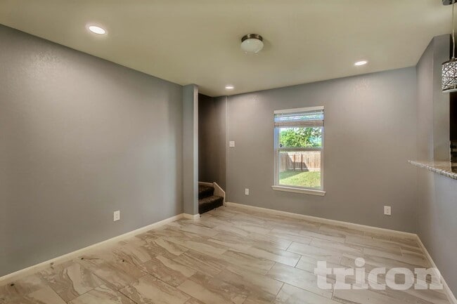 6115 Southern Vis in San Antonio, TX - Building Photo - Building Photo