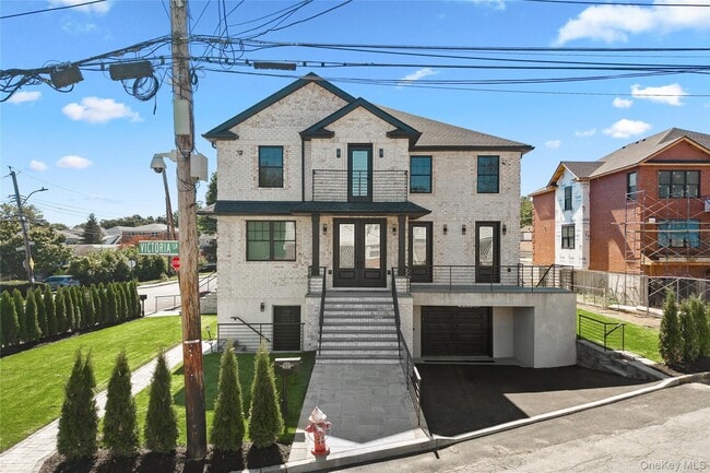 property at 1 Victoria Ln