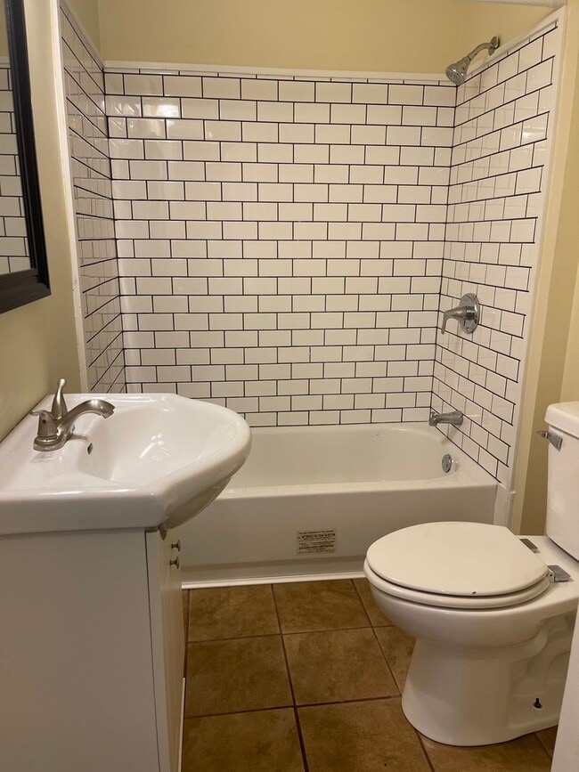 2305 S Martin Luther King Jr Dr in Springfield, IL - Building Photo - Building Photo