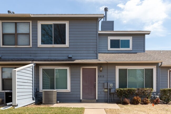 property at 2312 W Quantico St